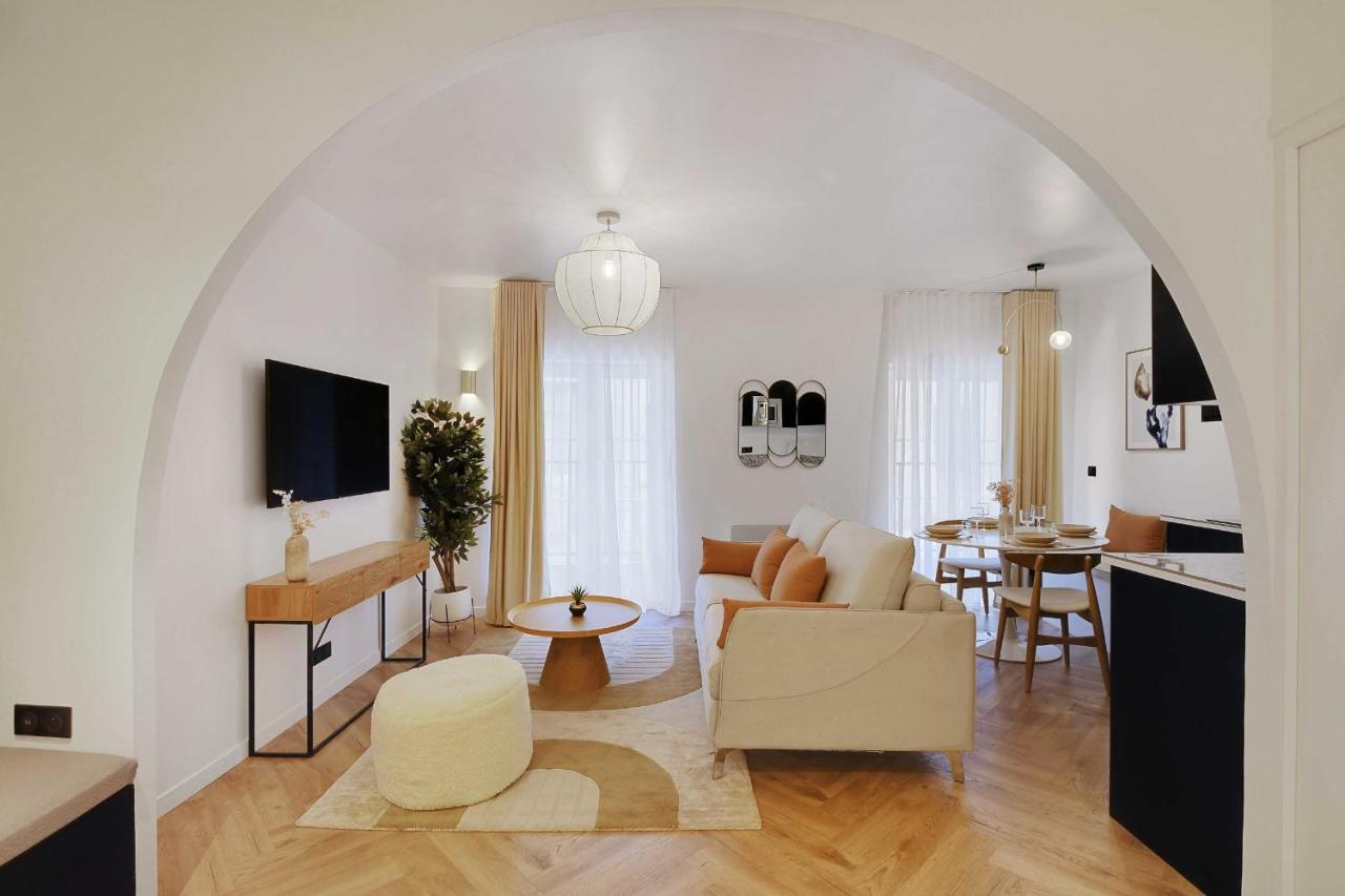 Charming Apartment Near Maraissentier Париж Екстериор снимка